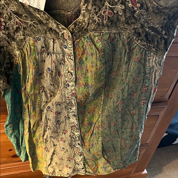 Vintage-Inspired Floral Blouse in Green by Young Threads NWT - Picture 4 of 9